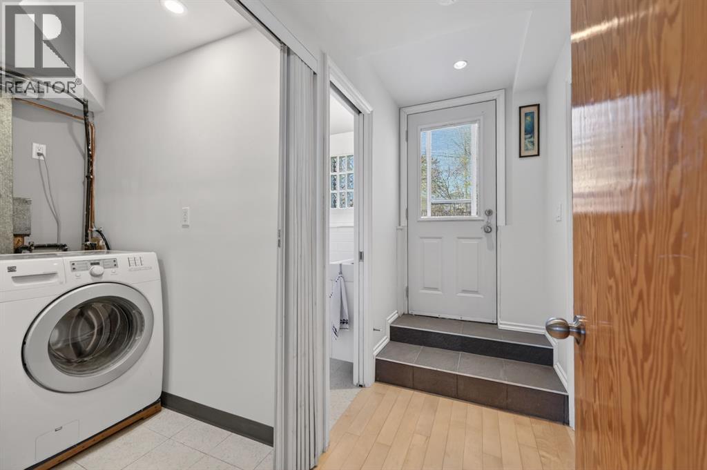3811 24 Street NW - 19