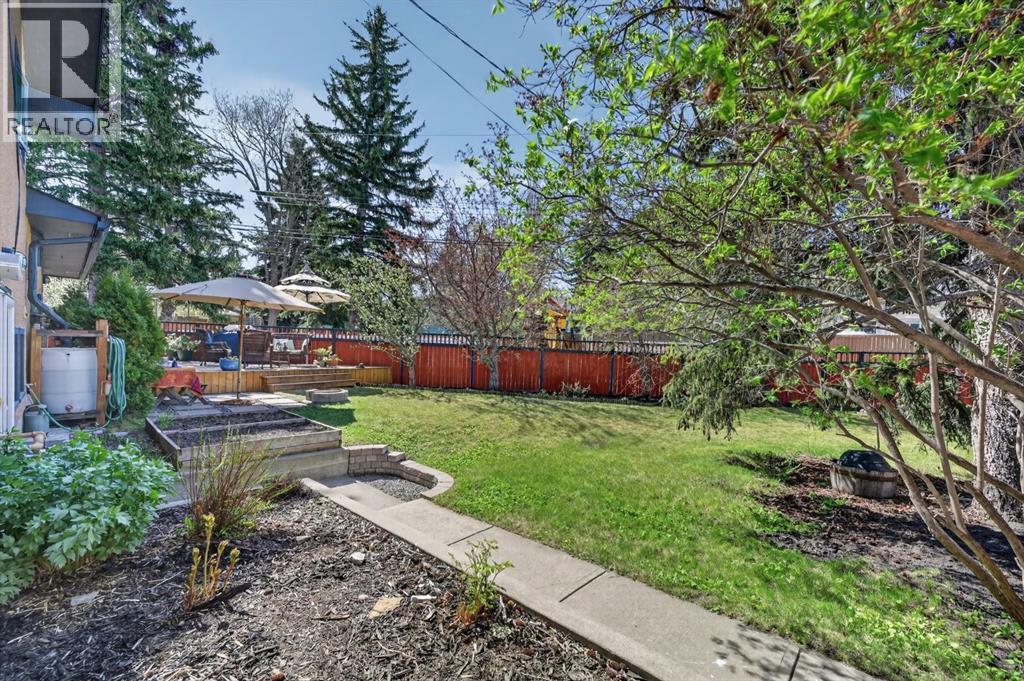3811 24 Street NW - 33