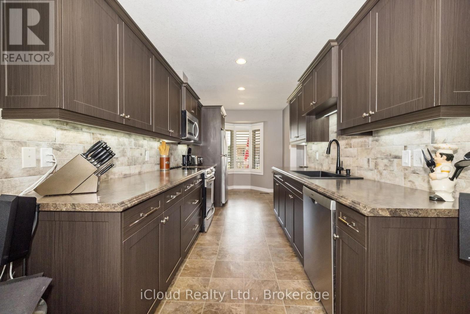 #238 50 GALT ROAD - 14