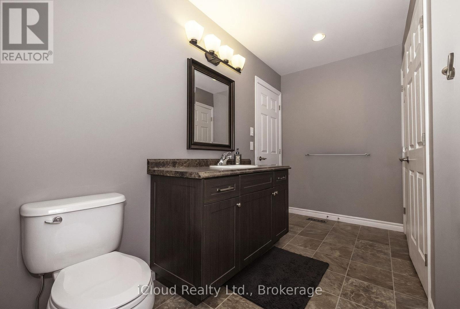 #238 50 GALT ROAD - 20