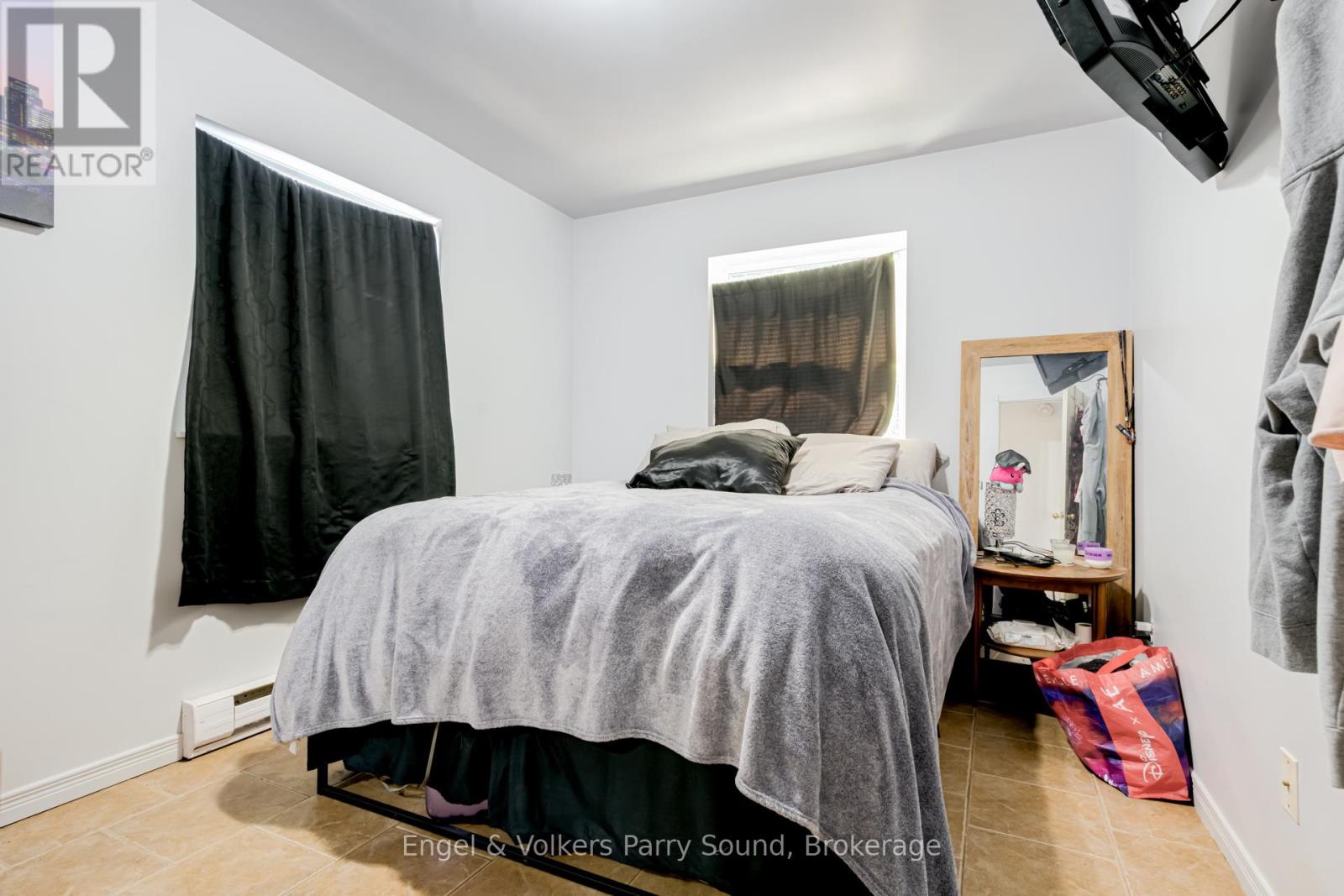 128 ISABELLA STREET - 26