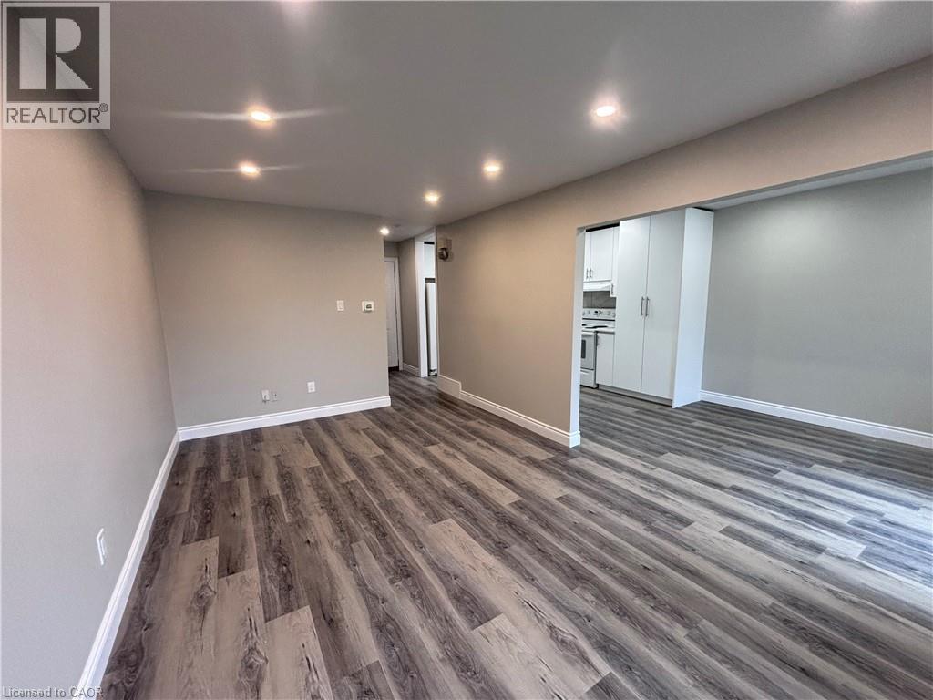 #4 153 W LIMERIDGE Road W - 9