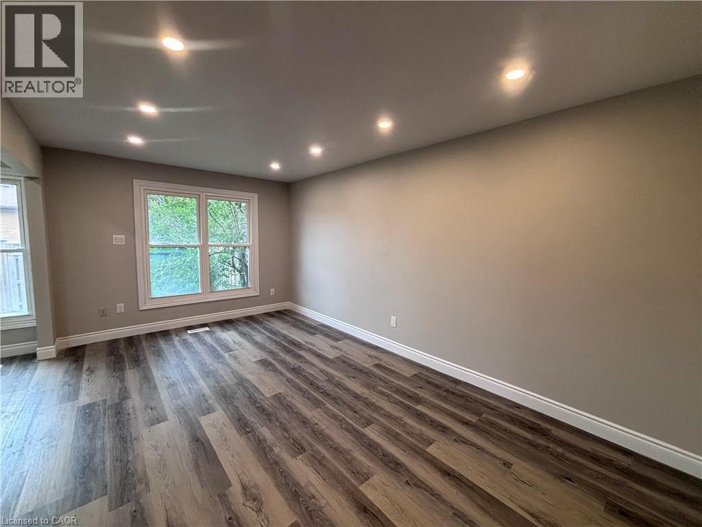 #4 153 W LIMERIDGE Road W - 8