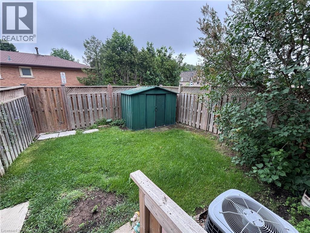 #4 153 W LIMERIDGE Road W - 19