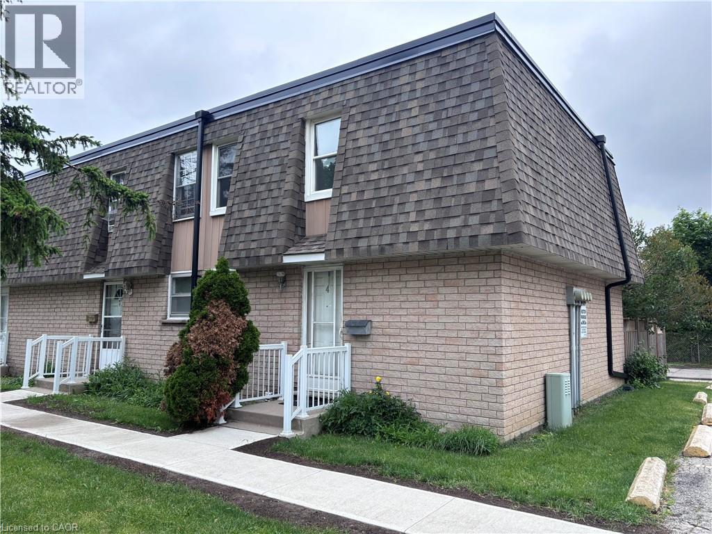 #4 153 W LIMERIDGE Road W - 1