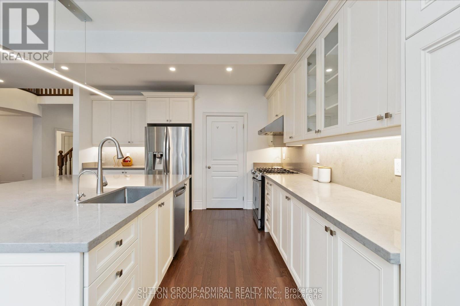 3301 SKIPTON LANE - 11