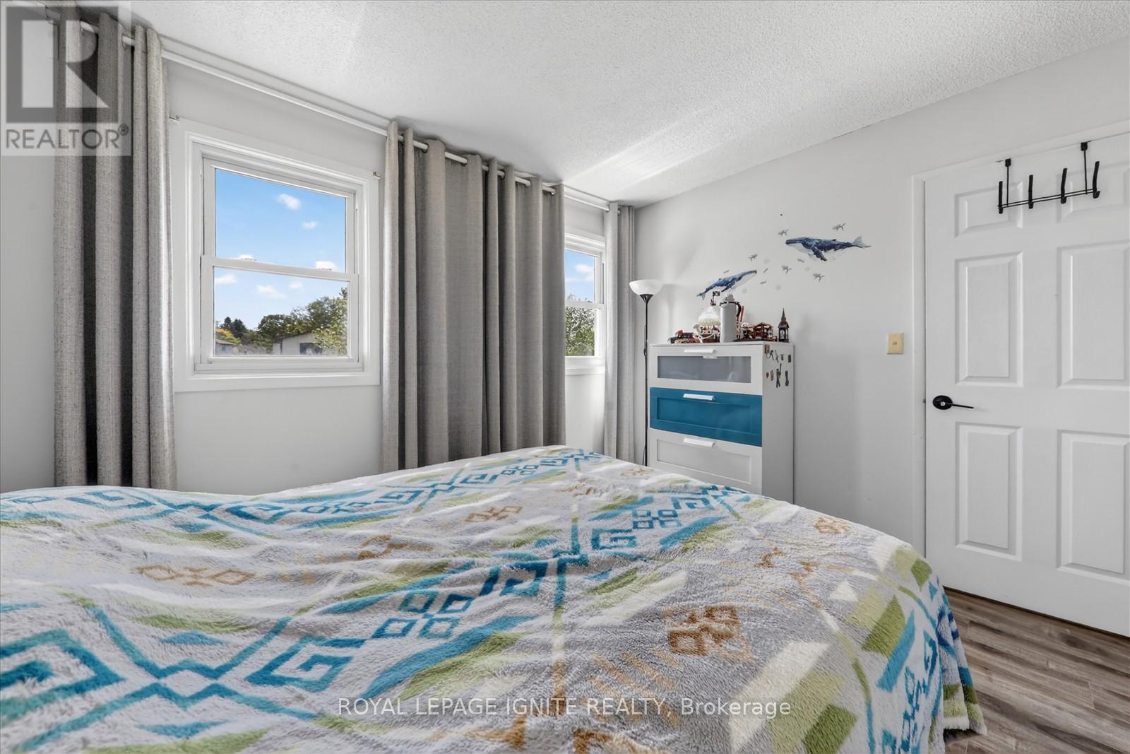 84 CHAD CRESCENT - 23