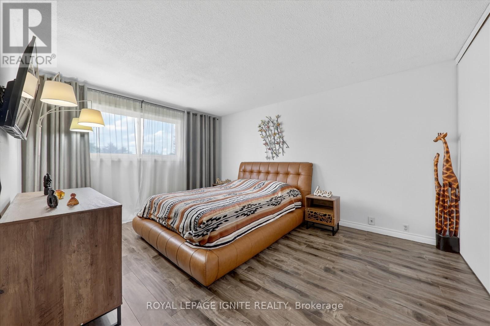 84 CHAD CRESCENT - 27