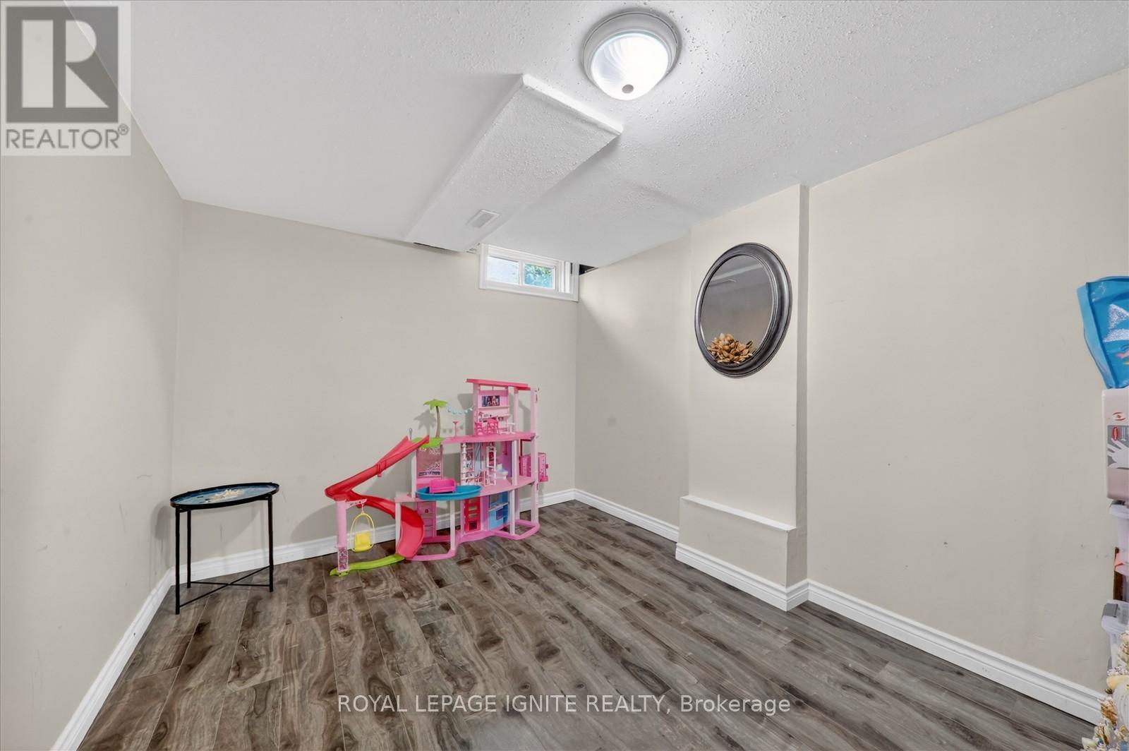 84 CHAD CRESCENT - 29