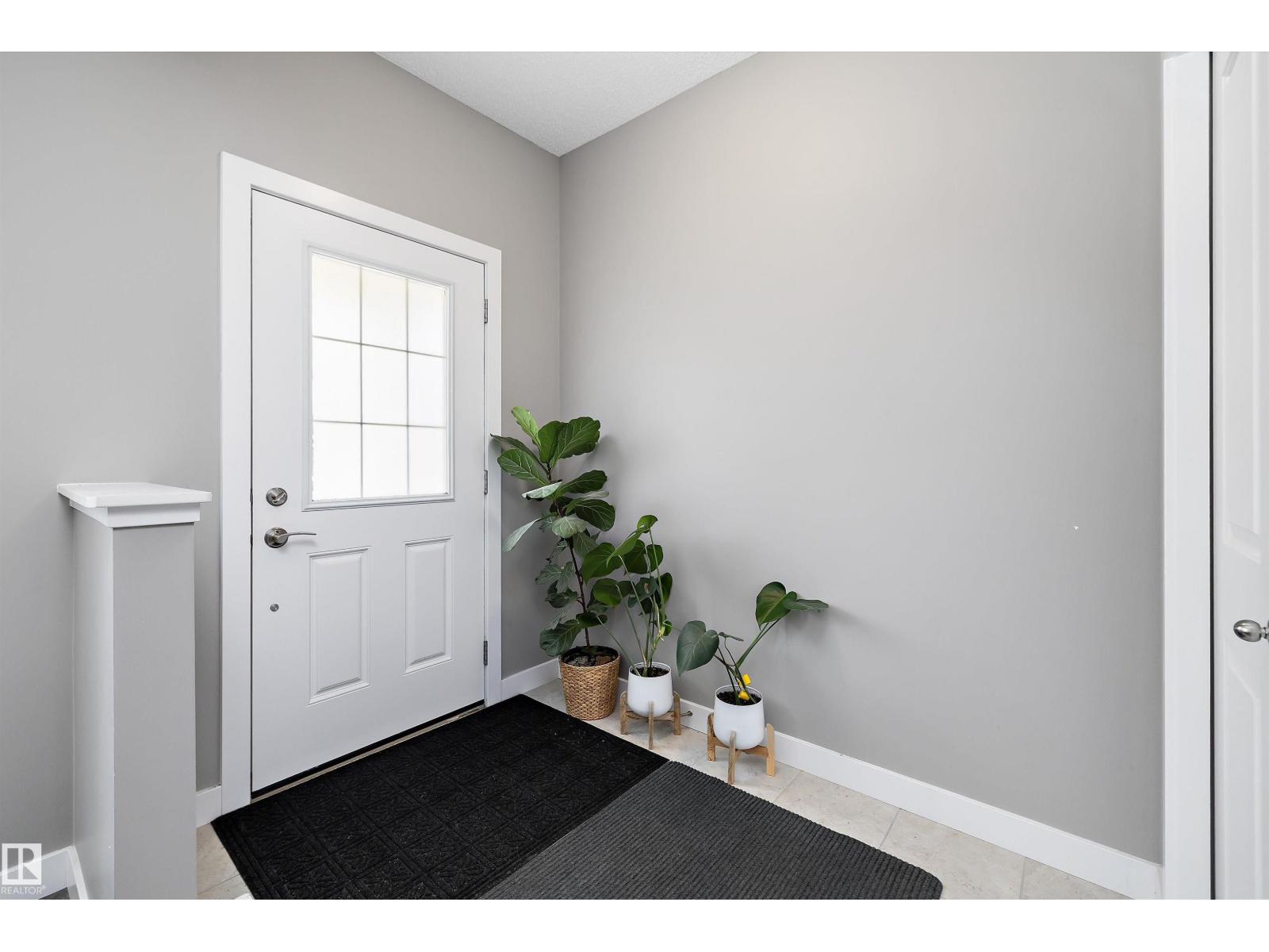 8412 24 AV SW - 3