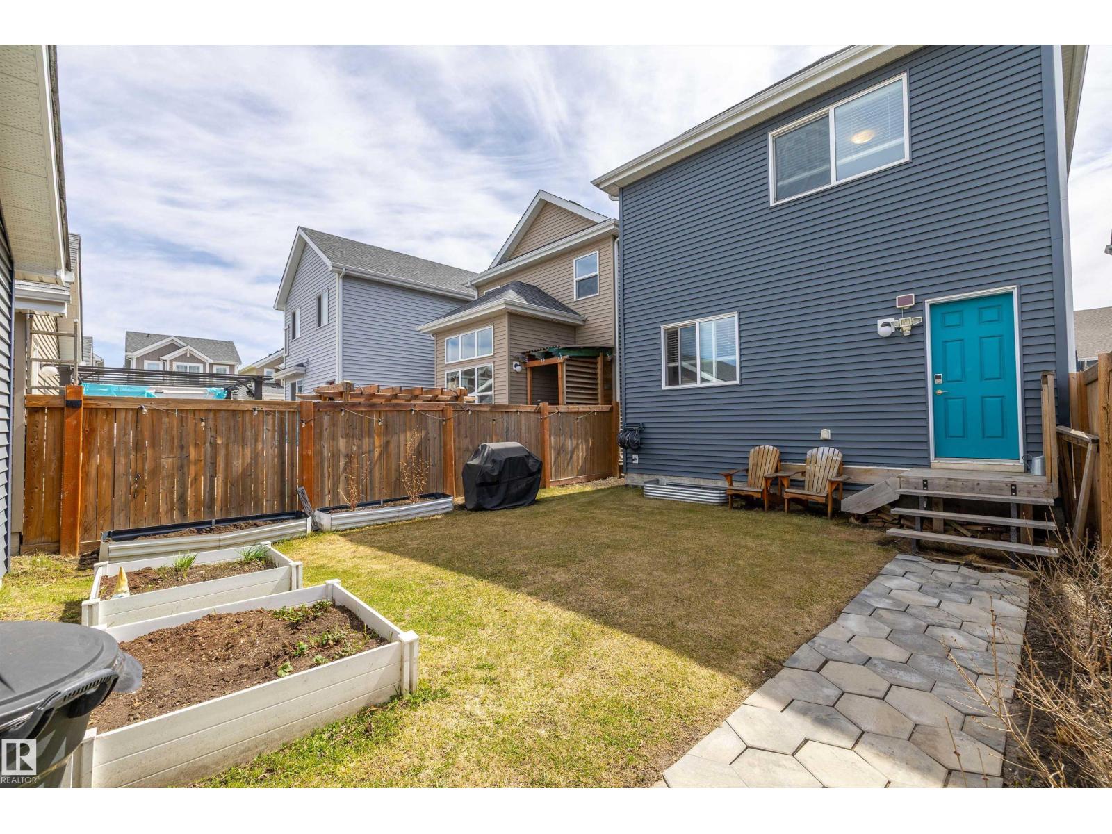 8412 24 AV SW - 35