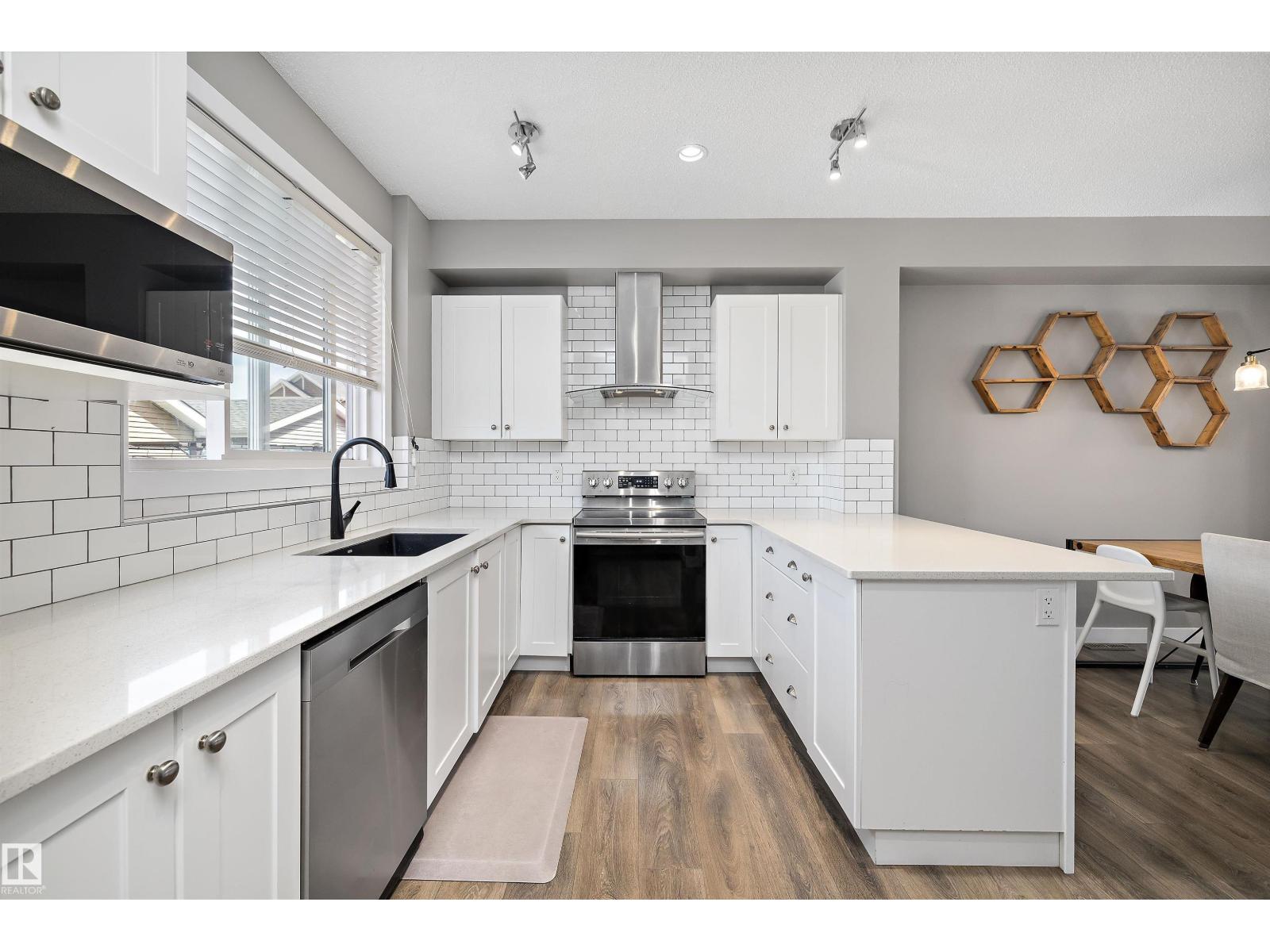 8412 24 AV SW - 13