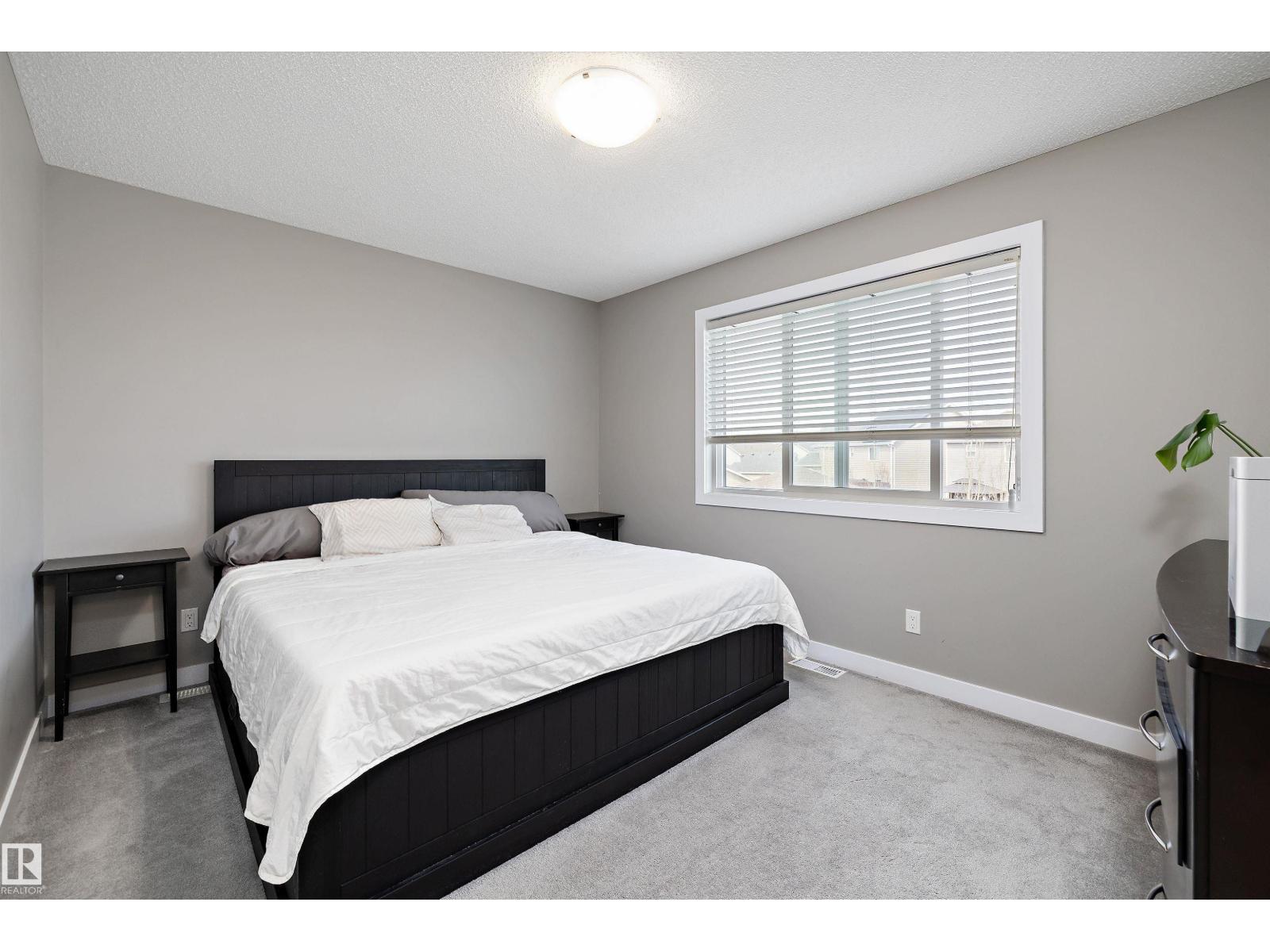 8412 24 AV SW - 18