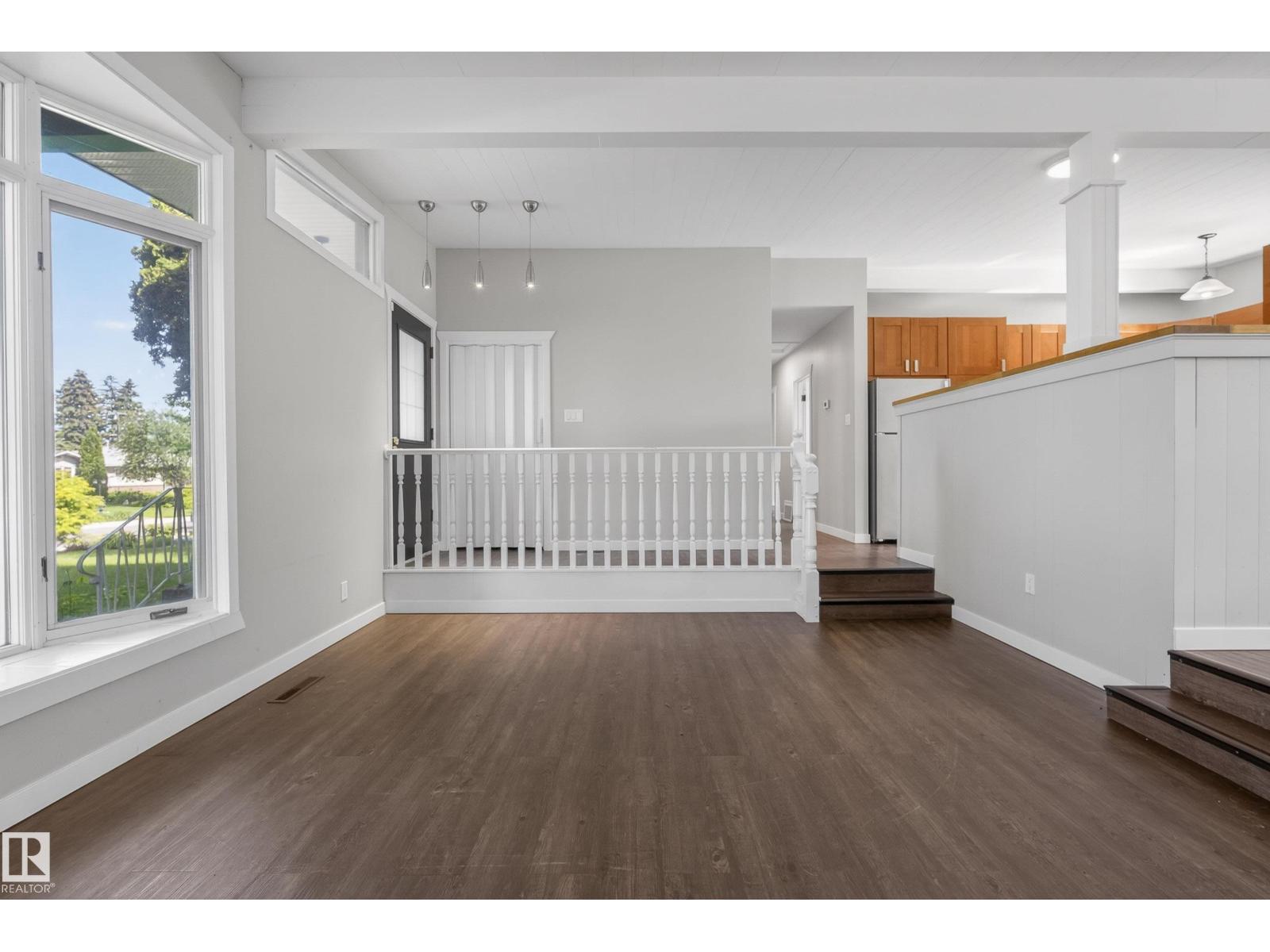 9043 52 ST NW — photo 11