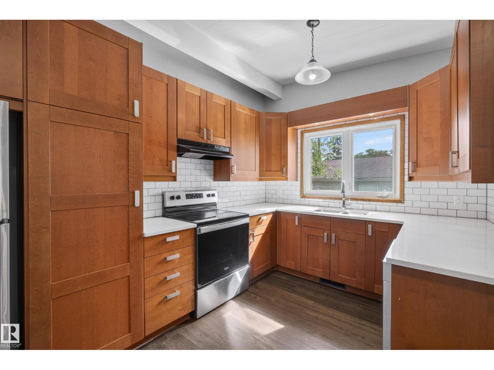 9043 52 ST NW - photo 3
