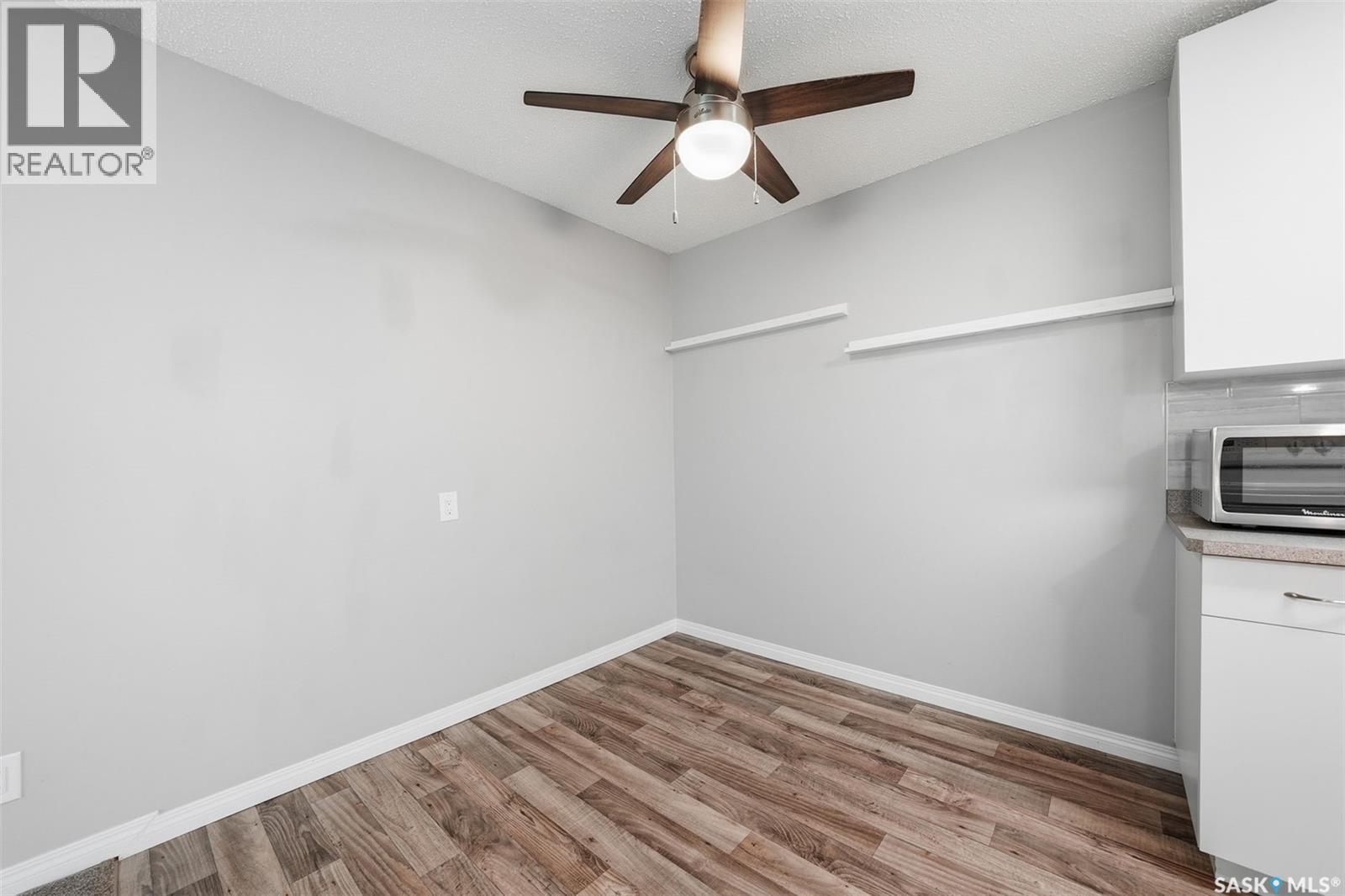 307 207 Tait PLACE — photo 11