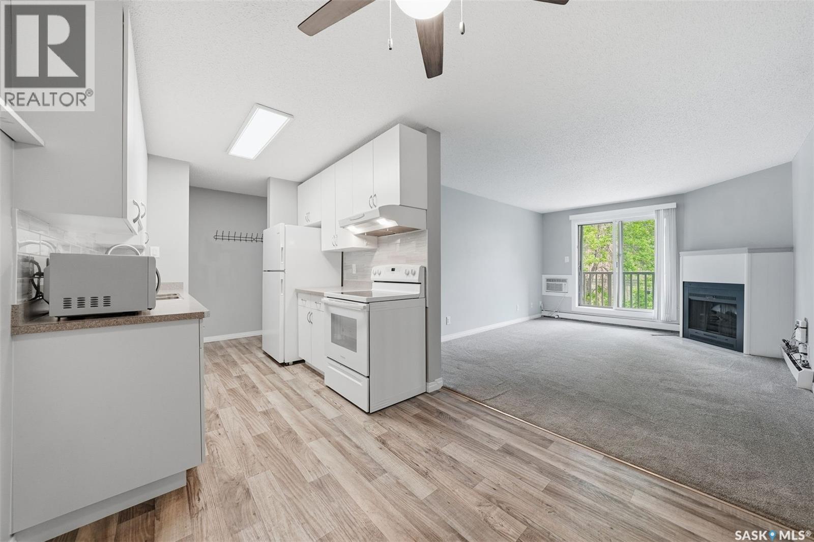 307 207 Tait PLACE — photo 12