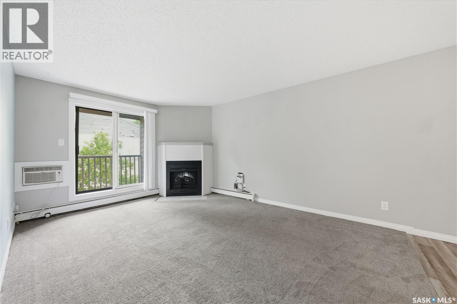 307 207 Tait PLACE — photo 14