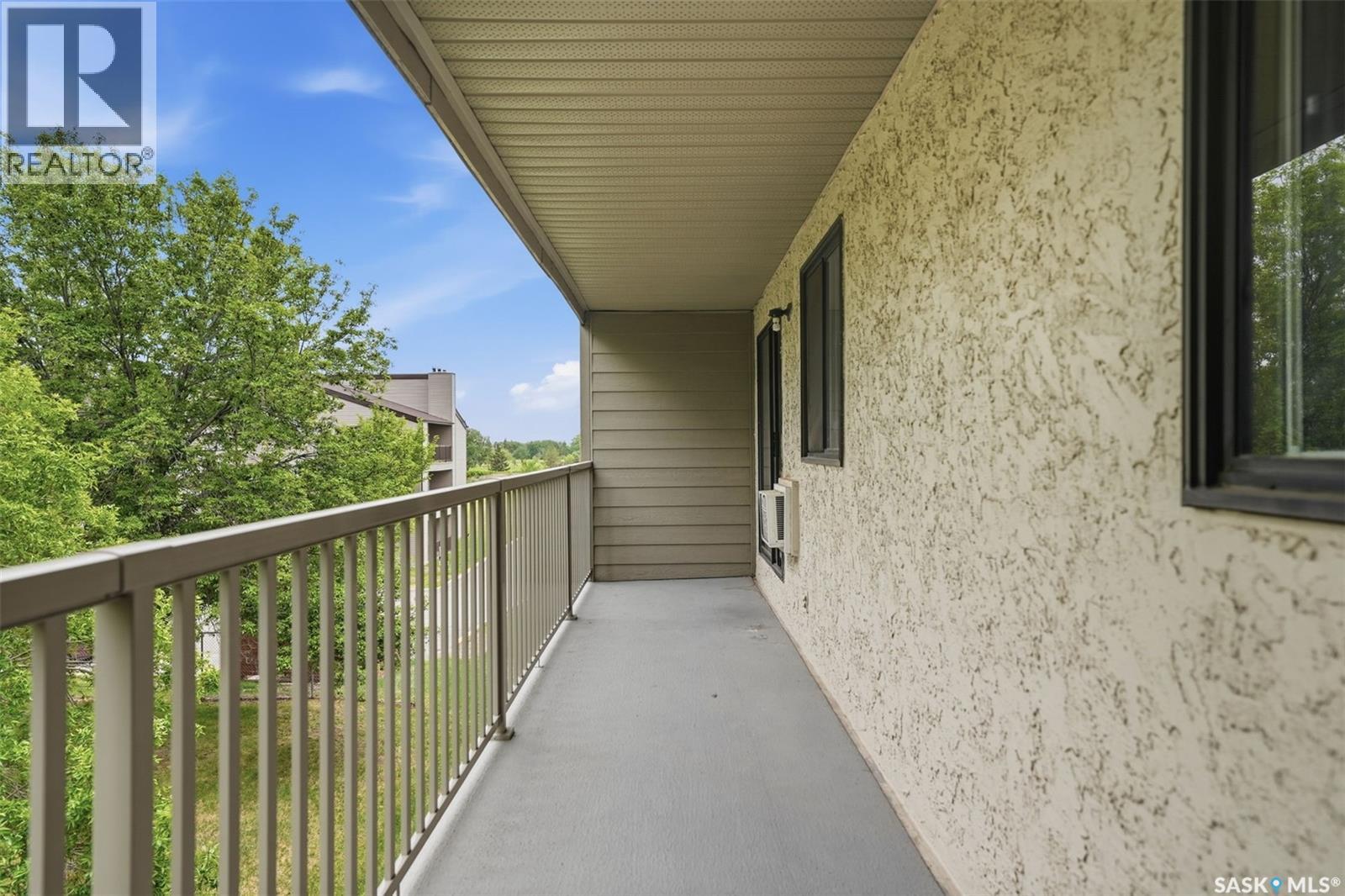 307 207 Tait PLACE — photo 19