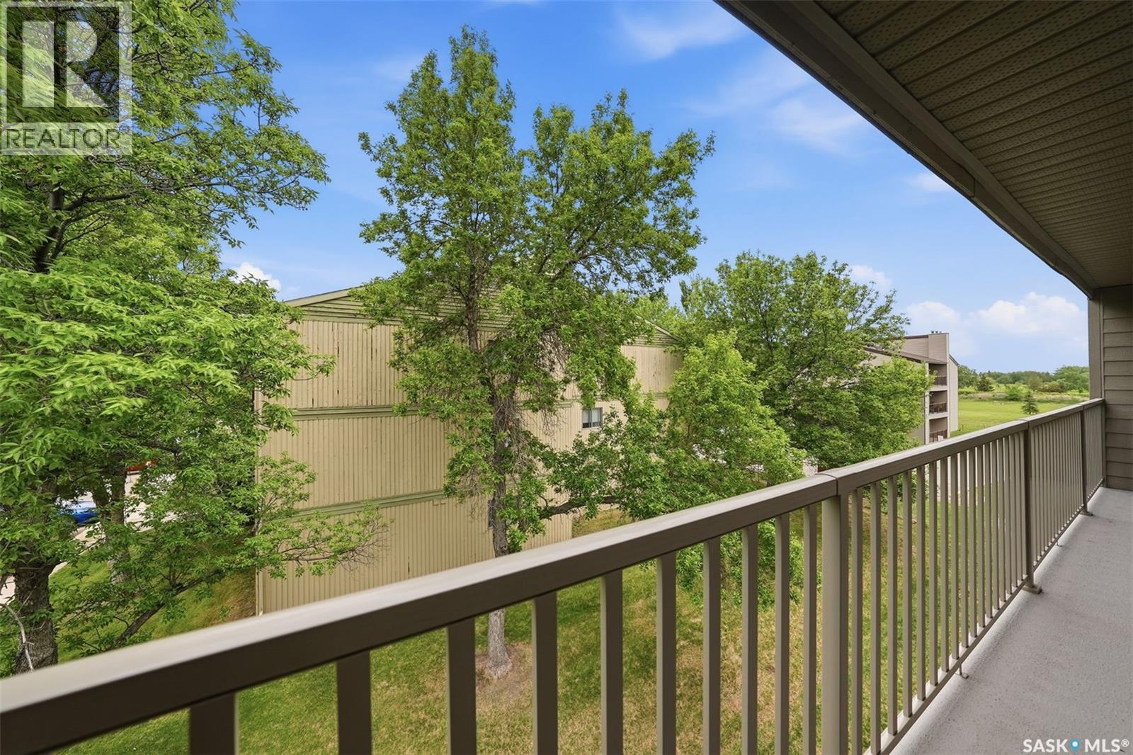 307 207 Tait PLACE — photo 20