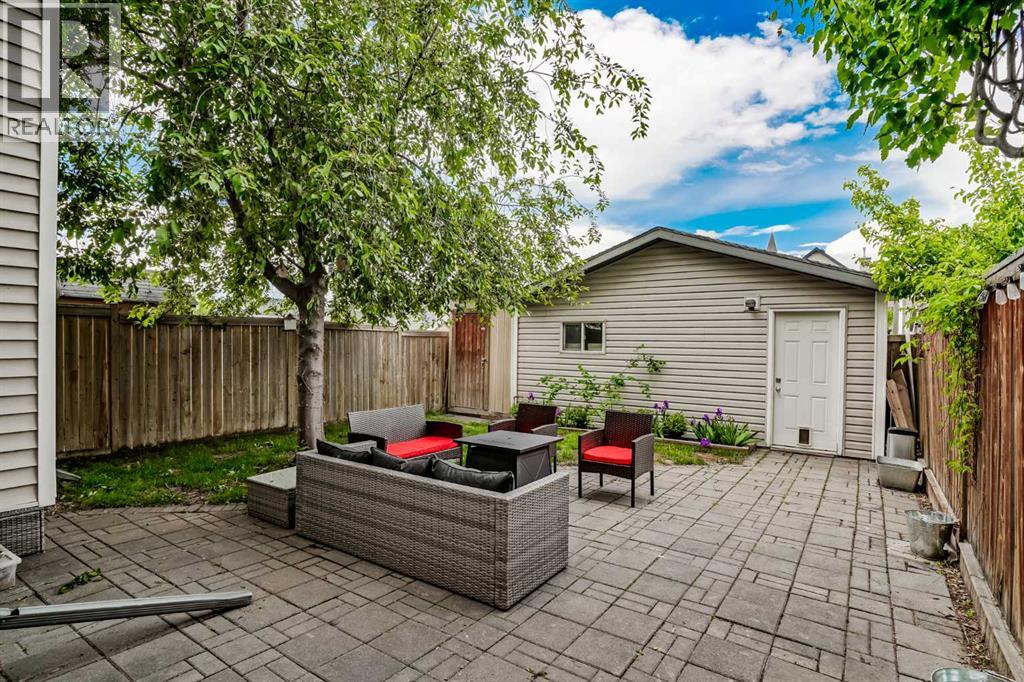 33 Prestwick Rise SE — photo 35