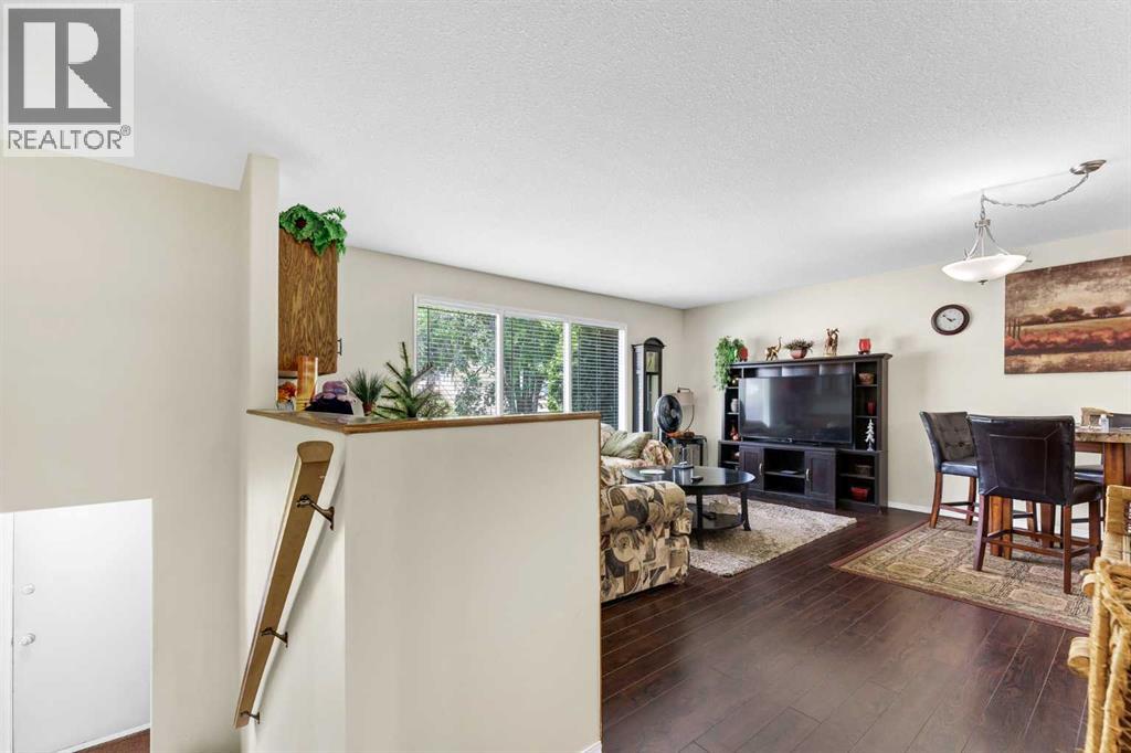 409 4 Street NW - photo 3
