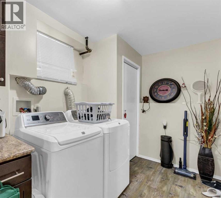 409 4 Street NW — photo 30