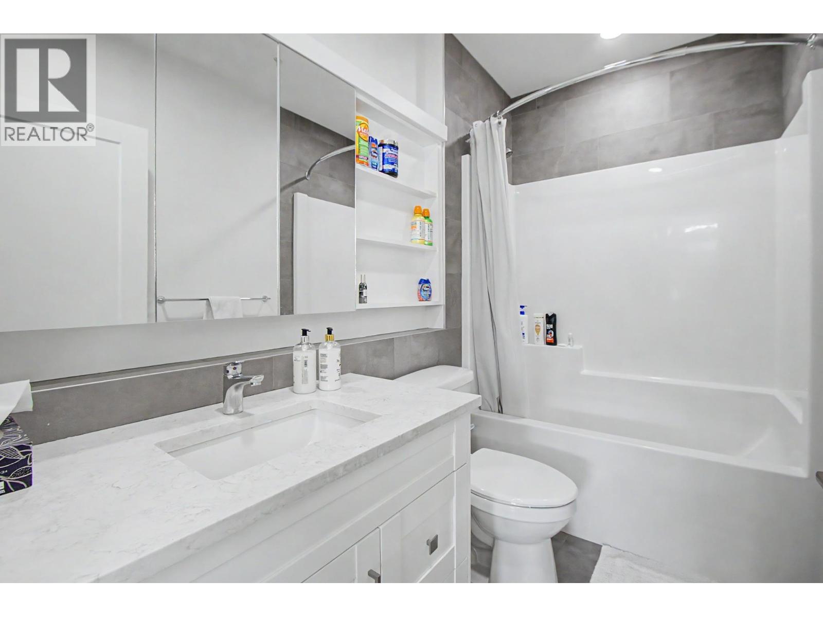 #409 1087 6TH AVENUE - 18
