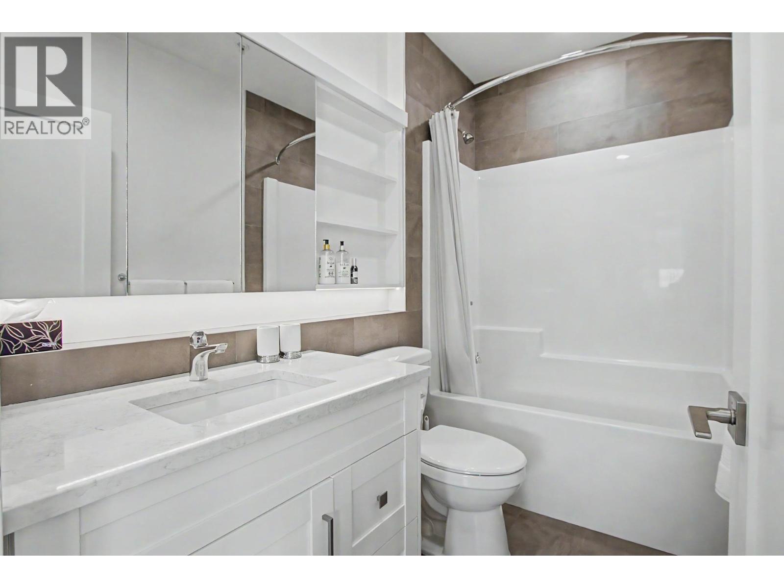 #409 1087 6TH AVENUE - 17