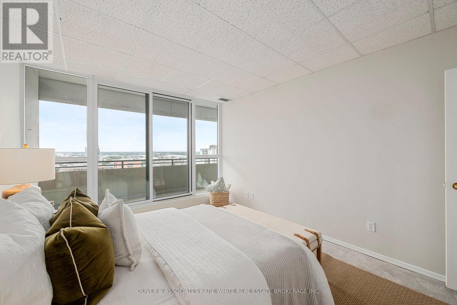 #1901 389 DUNDAS STREET - 11