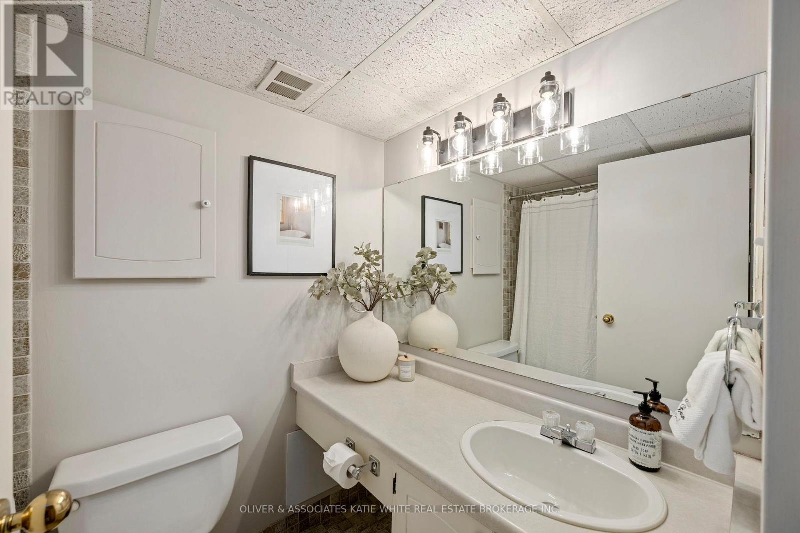 #1901 389 DUNDAS STREET - 16