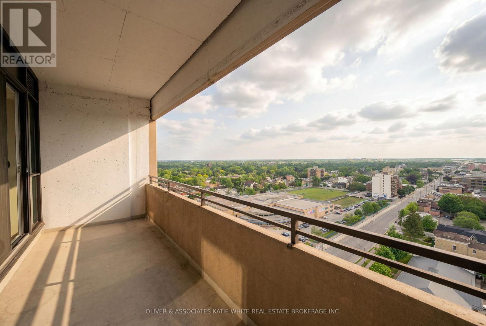 #1901 389 DUNDAS STREET - 5