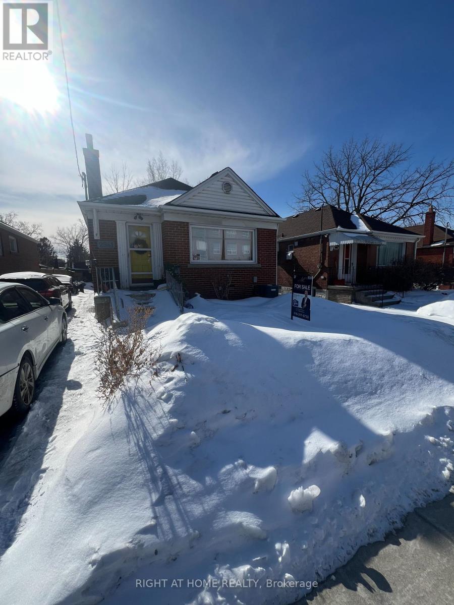Listing photo of 2941 ST CLAIR AVENUE E