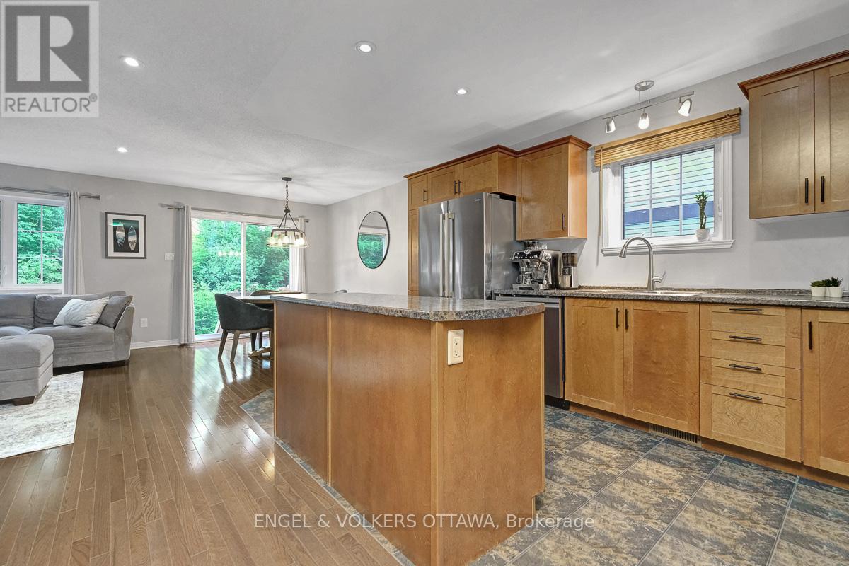 938 PAYER STREET - 13