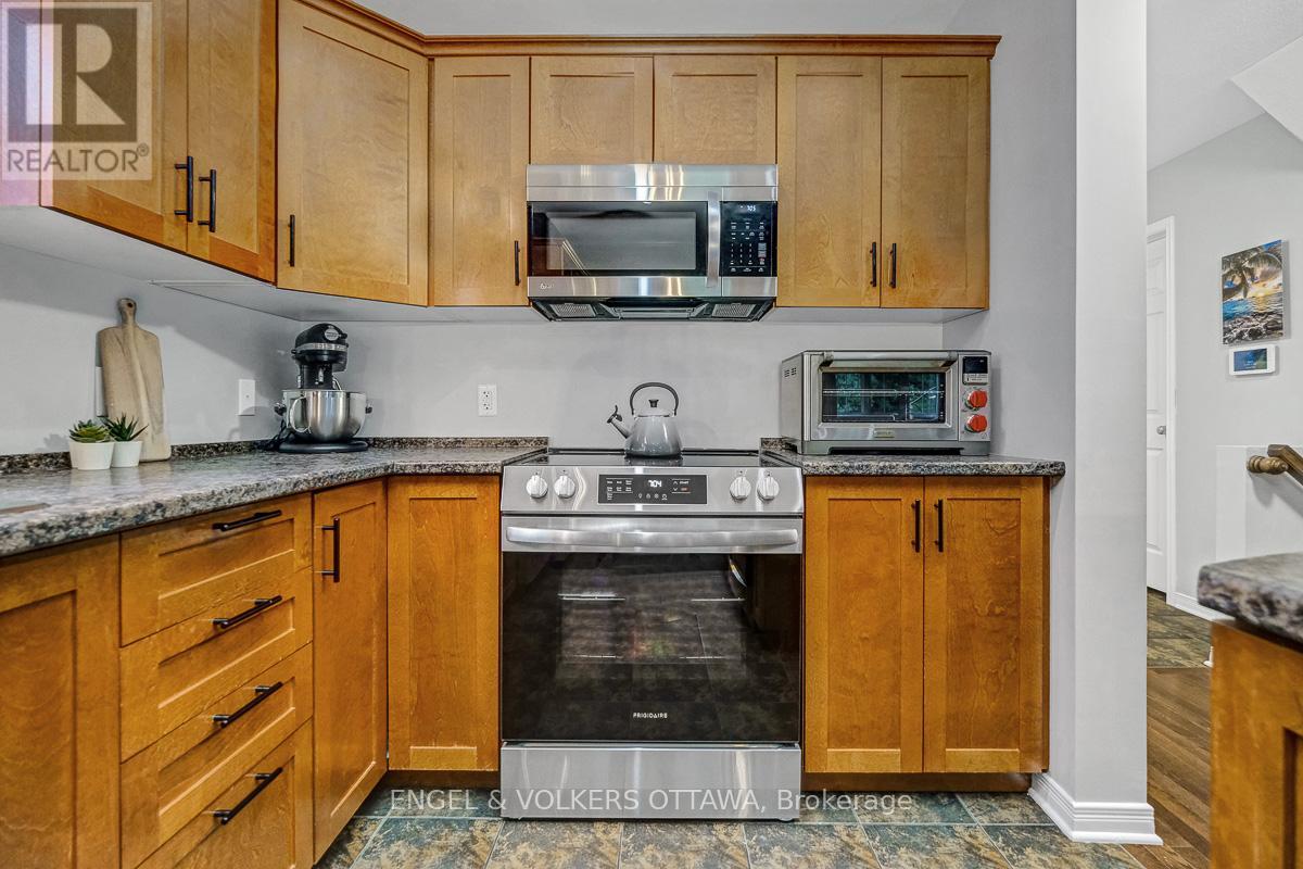 938 PAYER STREET - 16