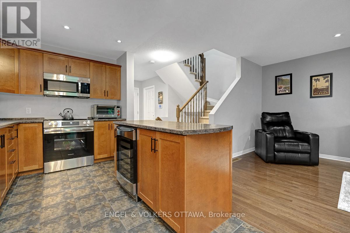 938 PAYER STREET - 17