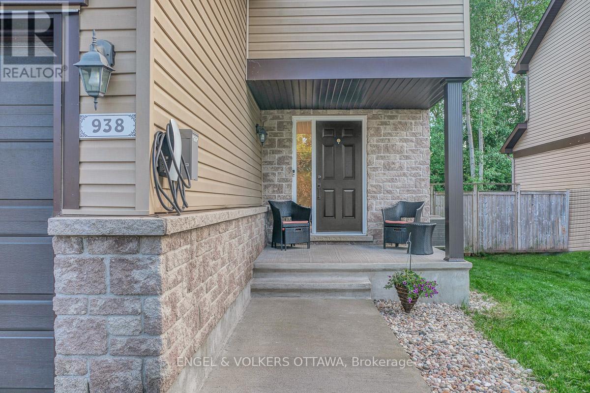 938 PAYER STREET - 2