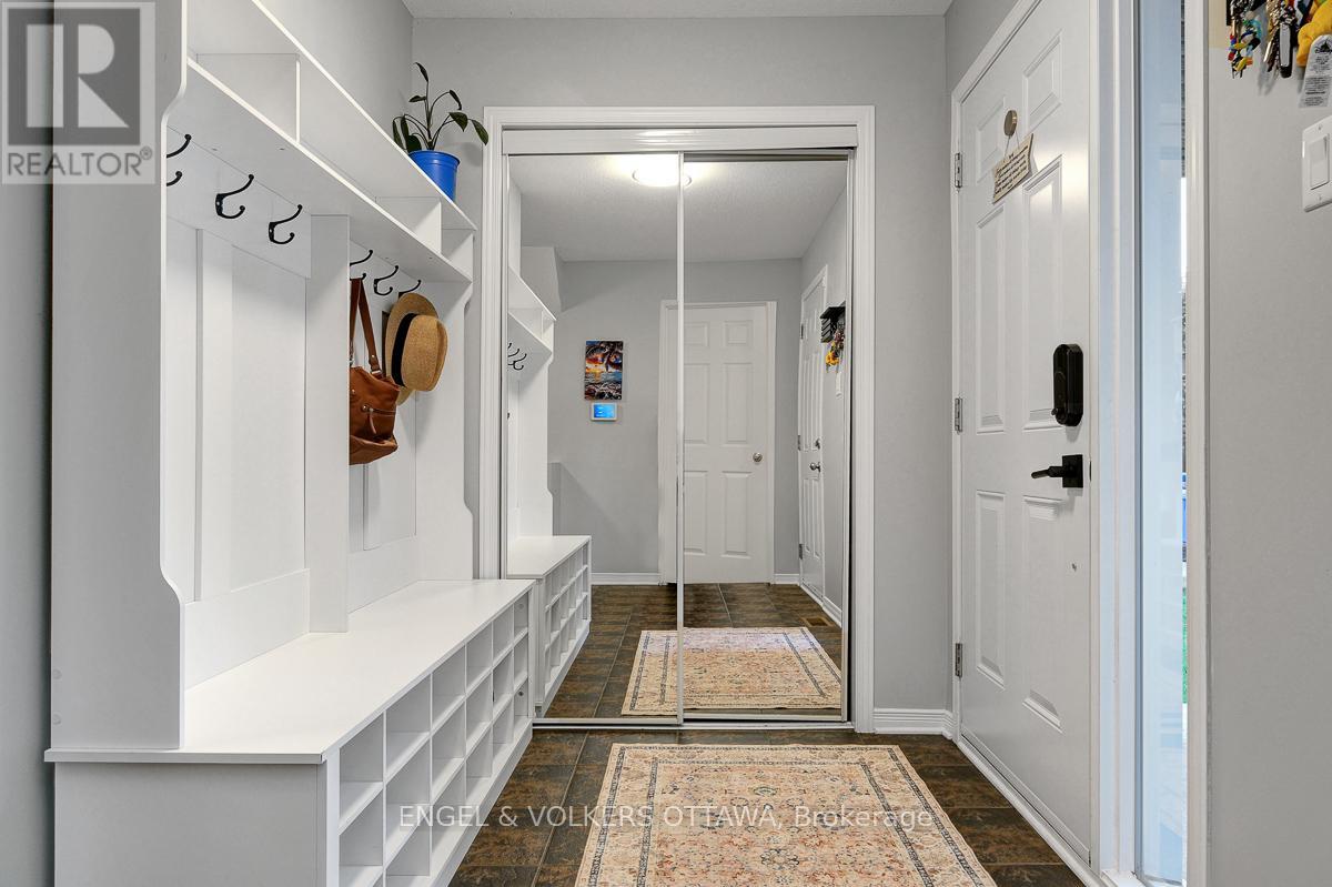 938 PAYER STREET - 4