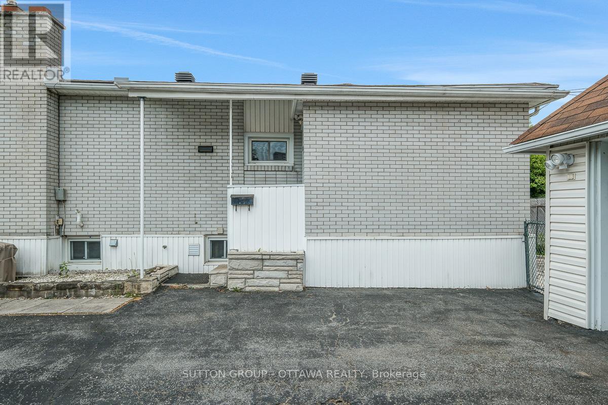 2 Bed, 2 Bath House for Sale in Ottawa – 442 WENTWORTH AVENUE, Ottawa – MLS# X13431246 - Image 38