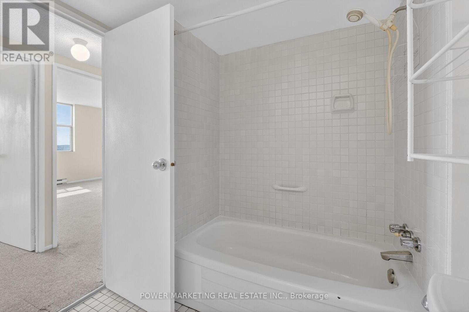 2 Bed, 2 Bath House for Sale in Ottawa – 1204 – 2760 CAROUSEL CRESCENT, Ottawa – MLS# X13431440 - Image 25
