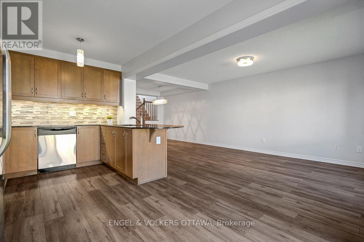 3 Bed, 4 Bath House for Sale in Ottawa – 308 SONG SPARROW STREET W, Ottawa – MLS# X13431564 - Image 26