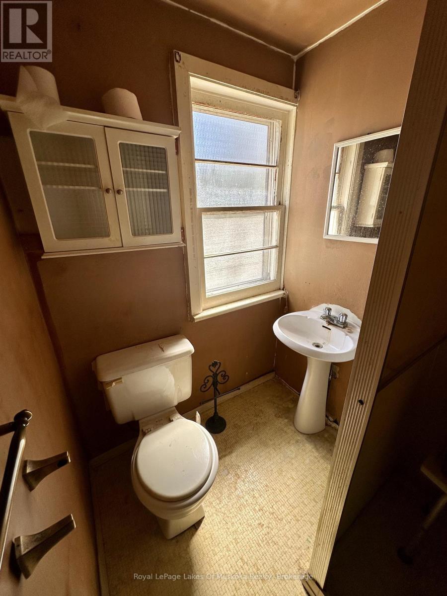 1080 ST. PETER'S ROAD - 10