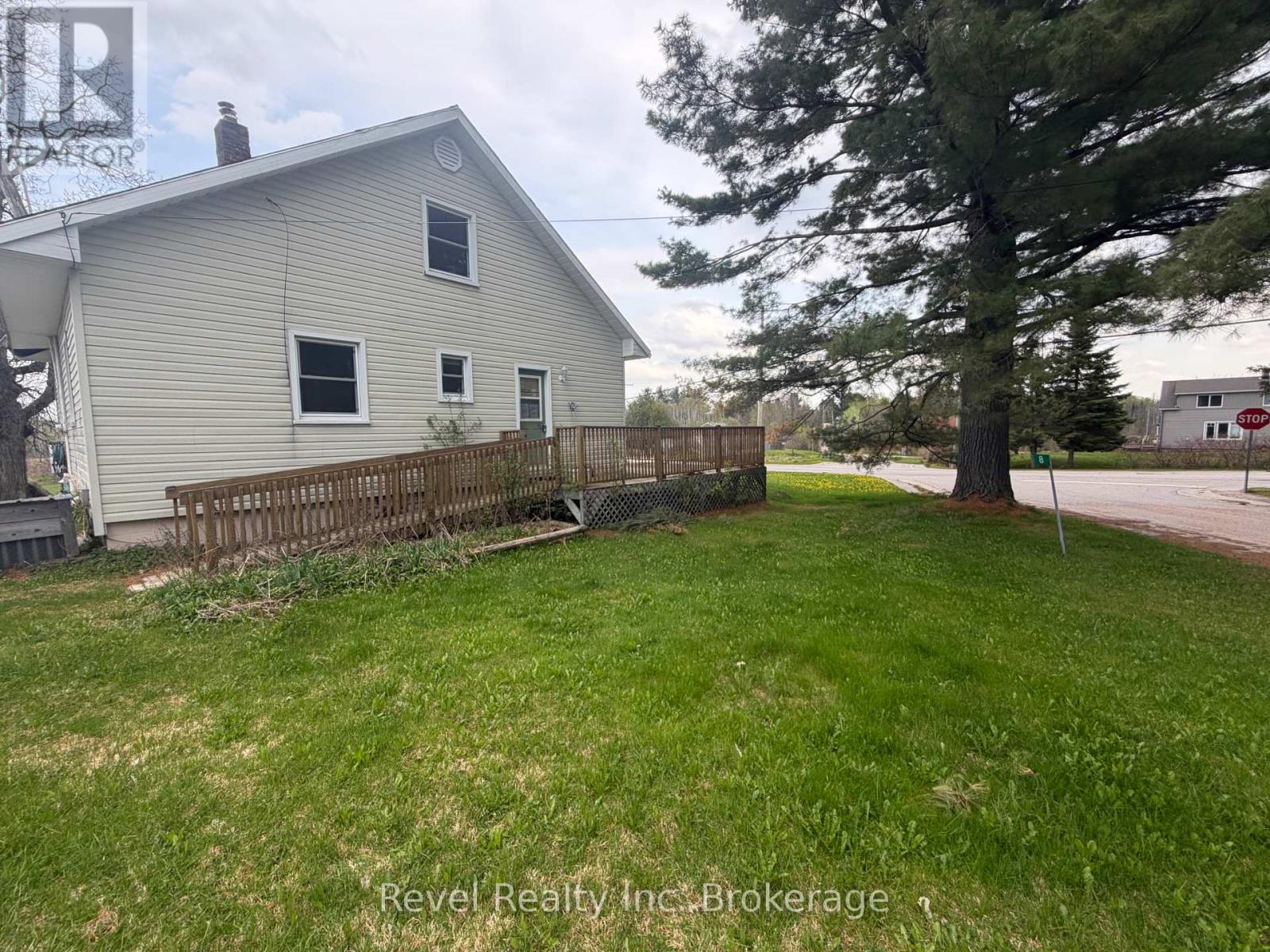 8 TRAILAINE ROAD - 2