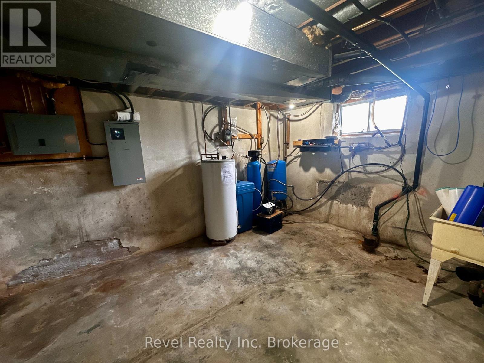 8 TRAILAINE ROAD - 26