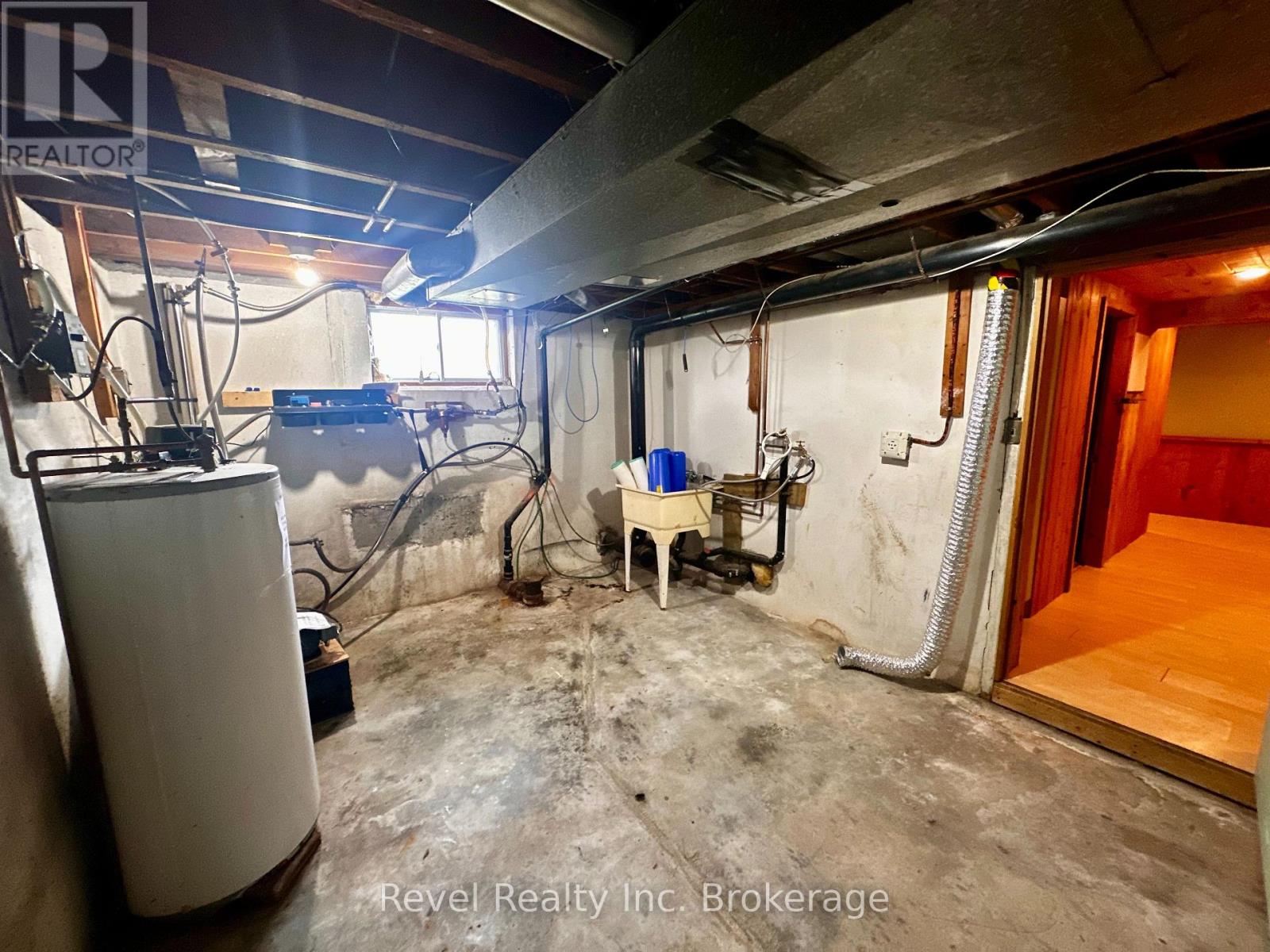 8 TRAILAINE ROAD - 27
