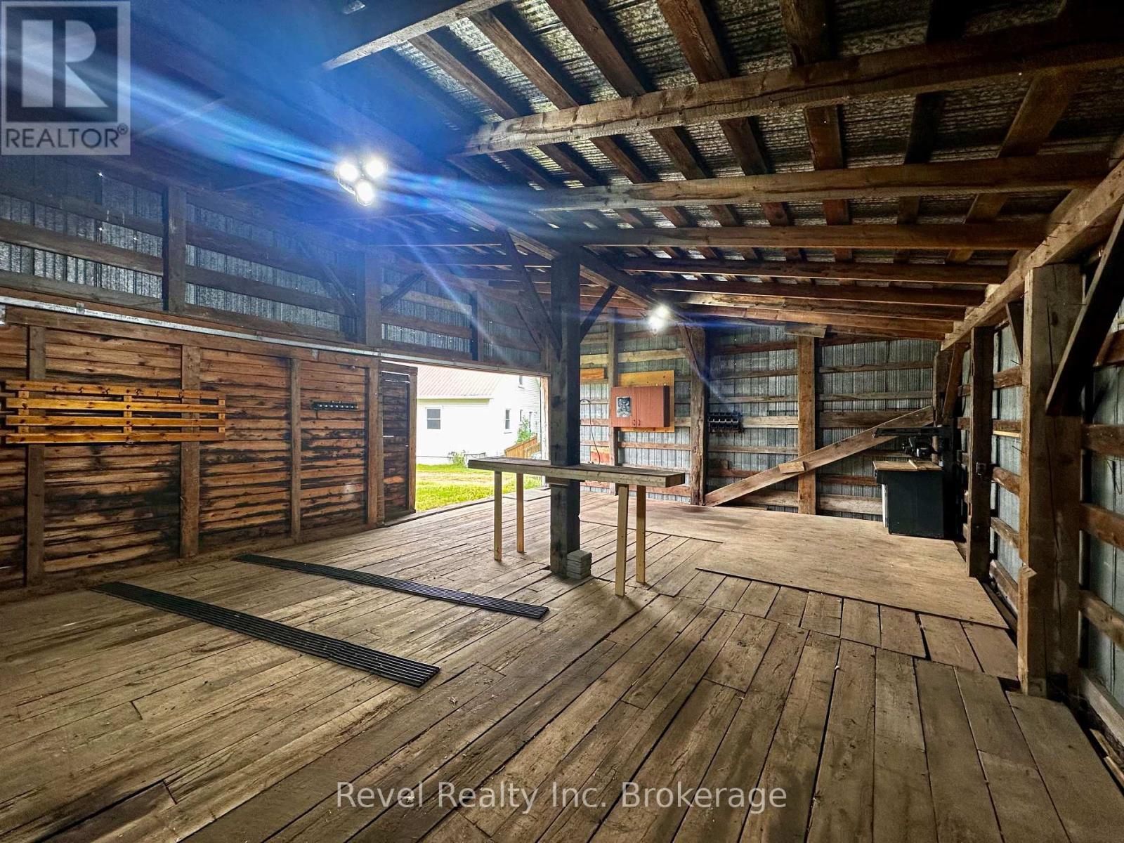 8 TRAILAINE ROAD - 30
