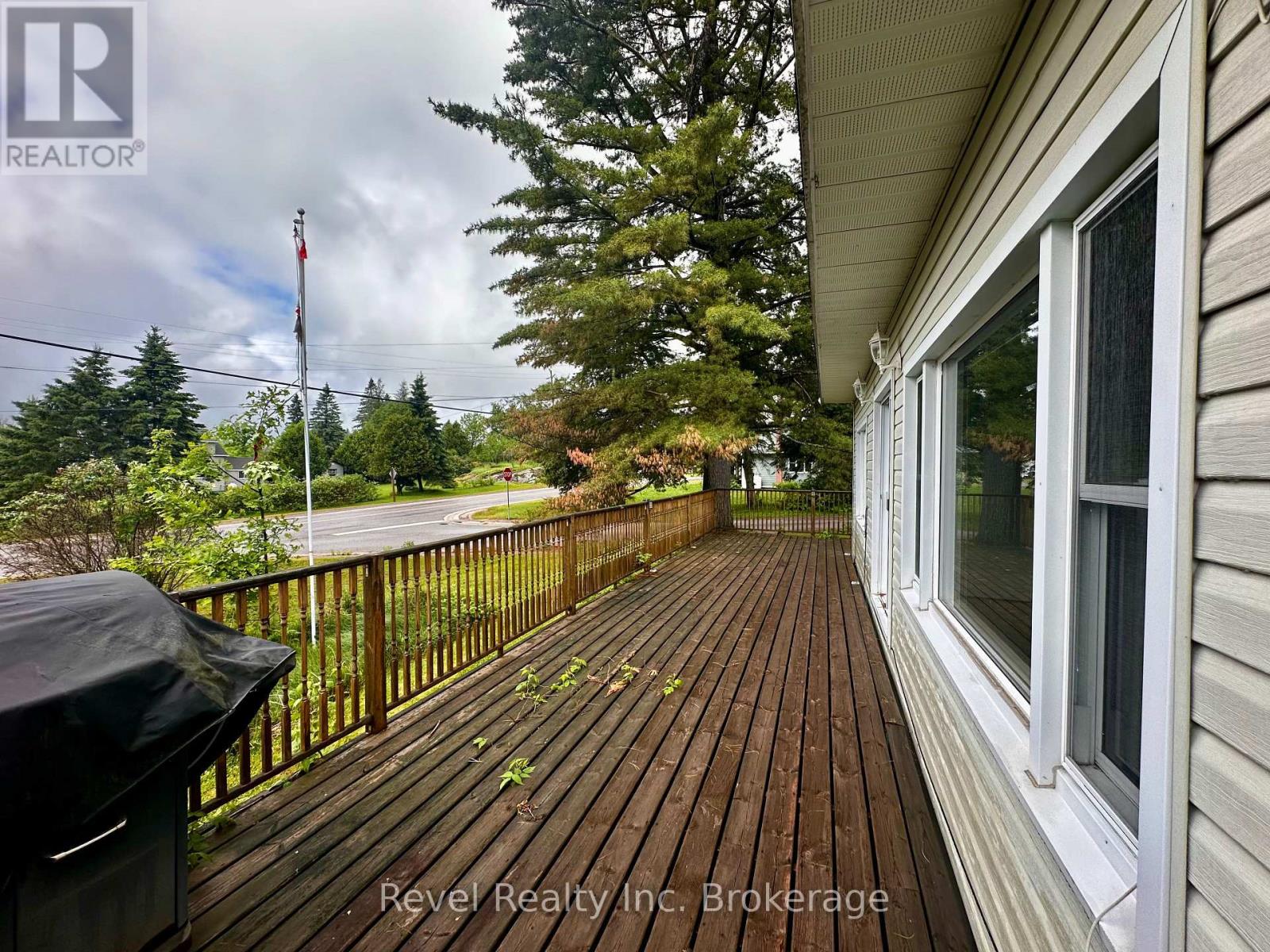 8 TRAILAINE ROAD - 34