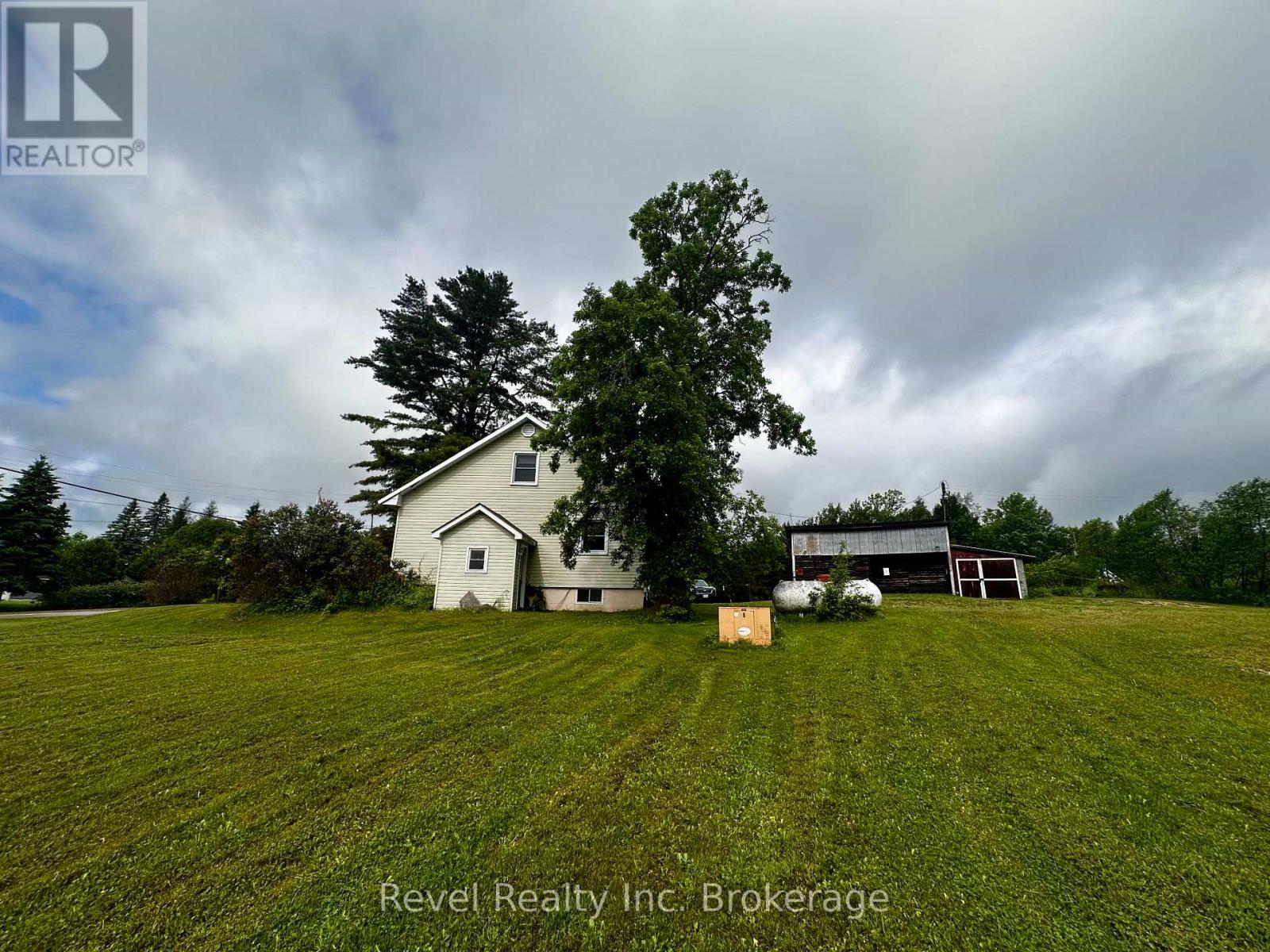 8 TRAILAINE ROAD - 35