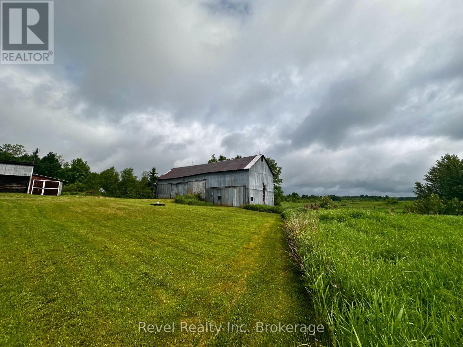 8 TRAILAINE ROAD - 36