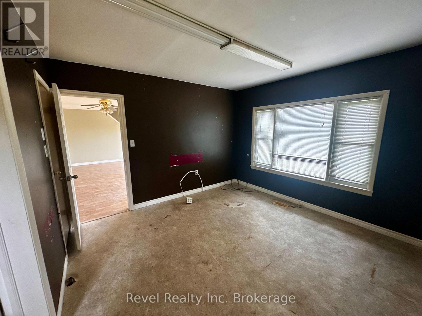 8 TRAILAINE ROAD - 6